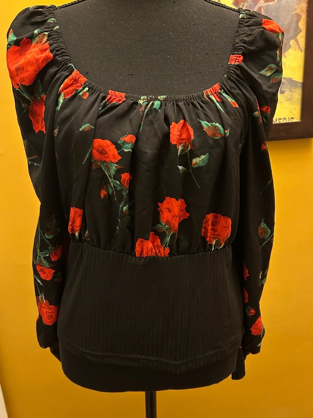 Romantic Black Red Rose Silky Top With Banded Ribbed Bottom Size 0XL